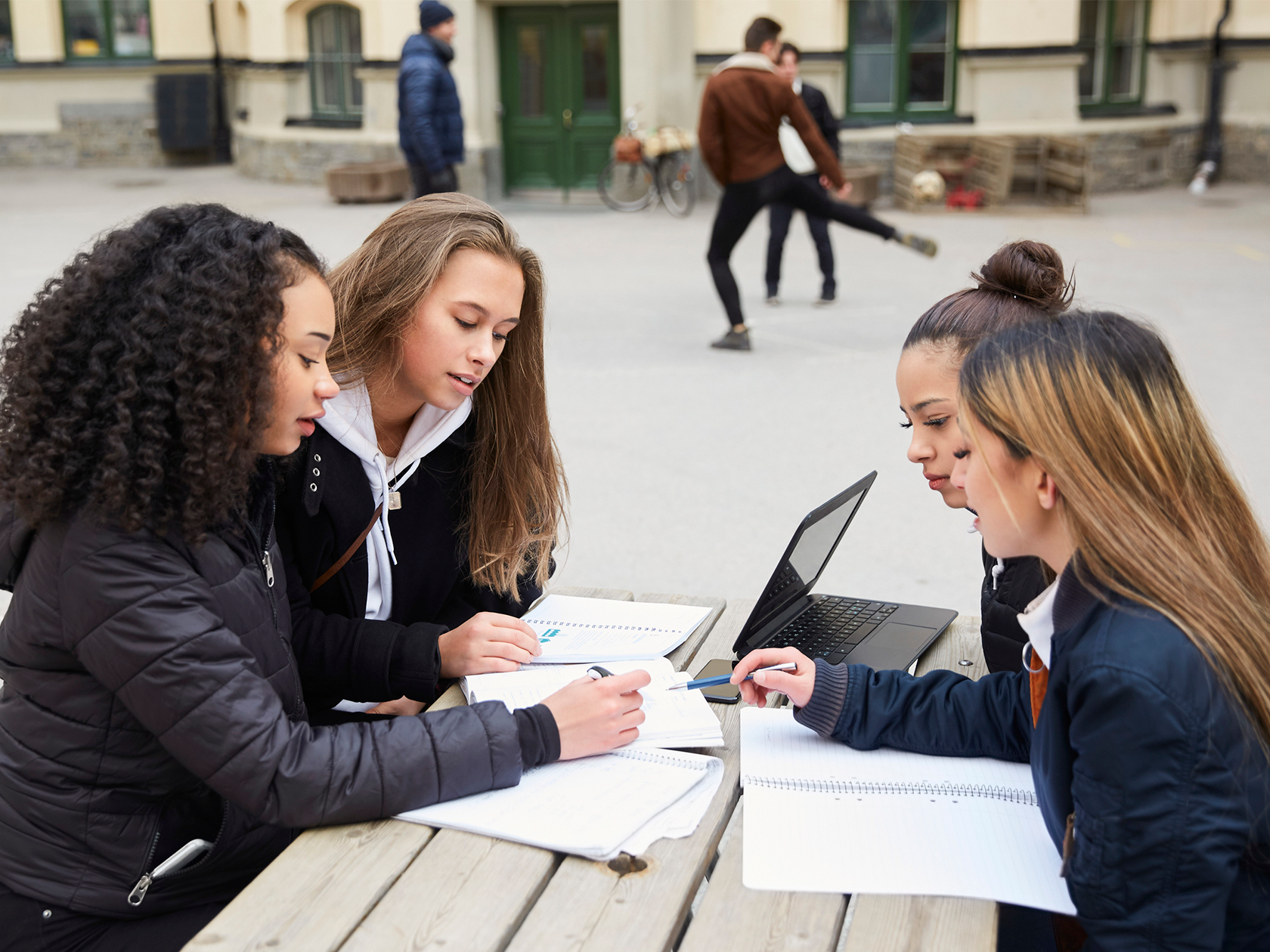 Demokratiarbete i skolan – mer än bara klassråd